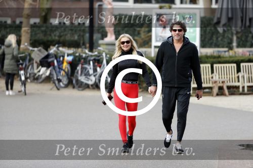 Amsterdam 6 januari 2018
Sonja bakker met haar nieuwe vriend Barry van Suijdam in het vondelpark.