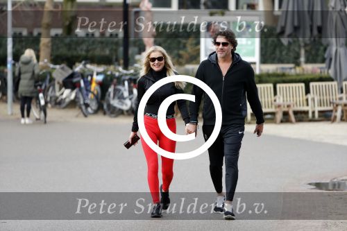 Amsterdam 6 januari 2018
Sonja bakker met haar nieuwe vriend Barry van Suijdam in het vondelpark.