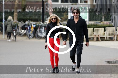 Amsterdam 6 januari 2018
Sonja bakker met haar nieuwe vriend Barry van Suijdam in het vondelpark.