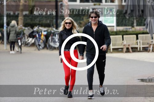 Amsterdam 6 januari 2018
Sonja bakker met haar nieuwe vriend Barry van Suijdam in het vondelpark.