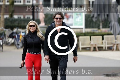 Amsterdam 6 januari 2018
Sonja bakker met haar nieuwe vriend Barry van Suijdam in het vondelpark.