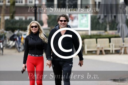 Amsterdam 6 januari 2018
Sonja bakker met haar nieuwe vriend Barry van Suijdam in het vondelpark.