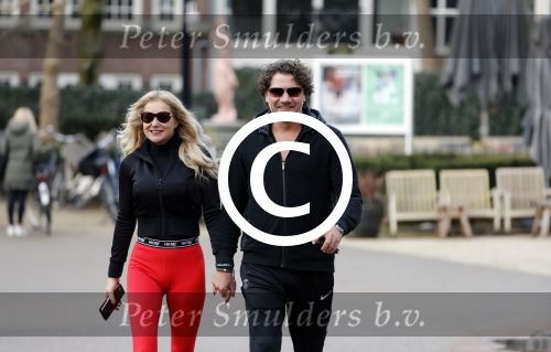 Amsterdam 6 januari 2018
Sonja bakker met haar nieuwe vriend Barry van Suijdam in het vondelpark.