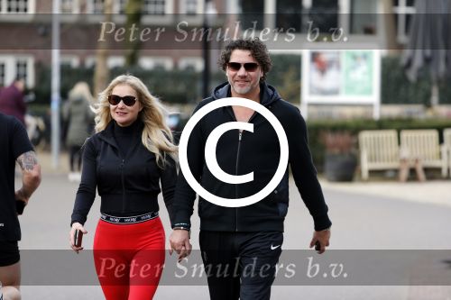 Amsterdam 6 januari 2018
Sonja bakker met haar nieuwe vriend Barry van Suijdam in het vondelpark.