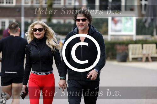 Amsterdam 6 januari 2018
Sonja bakker met haar nieuwe vriend Barry van Suijdam in het vondelpark.
