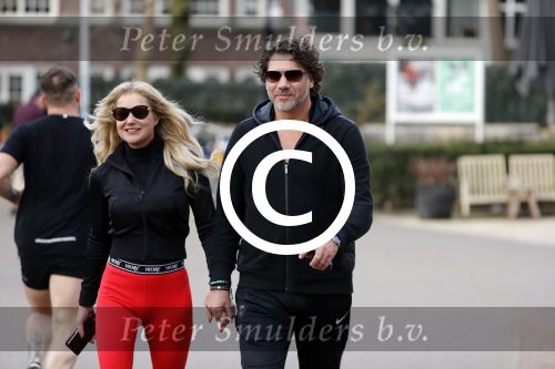Amsterdam 6 januari 2018
Sonja bakker met haar nieuwe vriend Barry van Suijdam in het vondelpark.