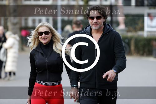 Amsterdam 6 januari 2018
Sonja bakker met haar nieuwe vriend Barry van Suijdam in het vondelpark.