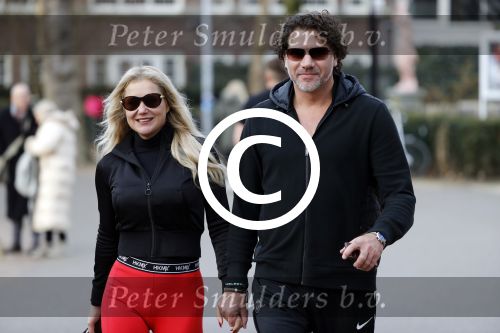 Amsterdam 6 januari 2018
Sonja bakker met haar nieuwe vriend Barry van Suijdam in het vondelpark.