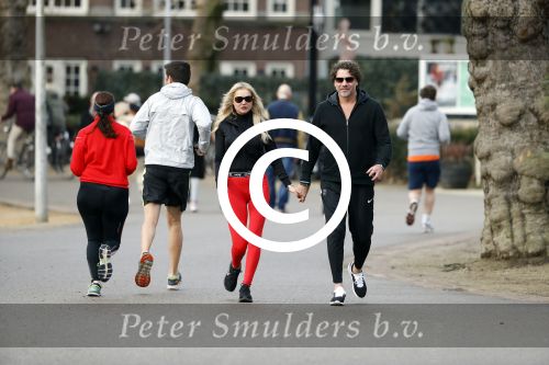Amsterdam 6 januari 2018
Sonja bakker met haar nieuwe vriend Barry van Suijdam in het vondelpark.