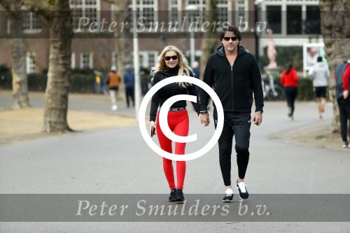 Amsterdam 6 januari 2018
Sonja bakker met haar nieuwe vriend Barry van Suijdam in het vondelpark.