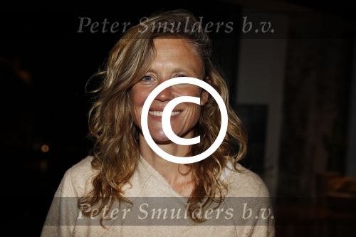 Amsterdam 10 januari 2018
Boekpresentatie Antoinette Beumer. Antoinette reikt het boek uit aan Femke Halsema.Sophie Hilbrand