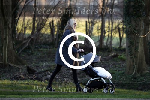 Bentveld 7 januari 2018
Tessa Rolink achter kinderwagen. (Ex Camiel Eurlings)