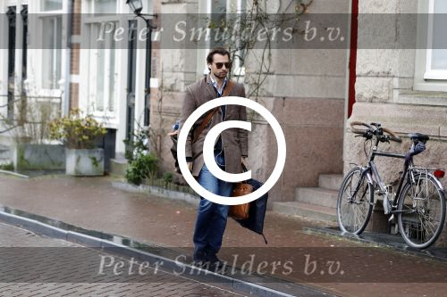 Amsterdam 4 januari 2018 
Thierry Baudet verlaat zijn huis waar door politie camera\'s opgehangen zijn.