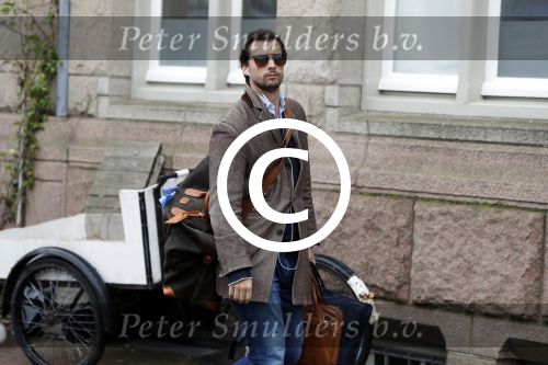 Amsterdam 4 januari 2018 
Thierry Baudet verlaat zijn huis waar door politie camera\'s opgehangen zijn.