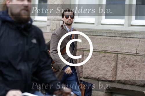 Amsterdam 4 januari 2018 
Thierry Baudet verlaat zijn huis waar door politie camera\'s opgehangen zijn.