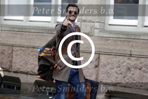 Amsterdam 4 januari 2018 
Thierry Baudet verlaat zijn huis waar door politie camera\'s opgehangen zijn.