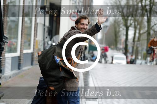Amsterdam 4 januari 2018 
Thierry Baudet verlaat zijn huis waar door politie camera\'s opgehangen zijn.