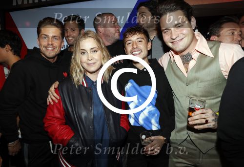 Rotterdam 24 januari 2018 
Perspresentatie samen gaan Vrienden van Amstel Live en Flying Dutch in ahoy.
oa aanwezig Guus Meeuwis Xander de Buisonje Anouk Lil Kleine Andre Hazes Direct Nick en Simon Broederliefde Douwe Bob John Ewbank Jeroen v Koningsbrugge eva