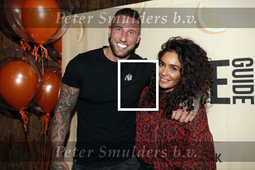 Amsterdam 3 januari 2019
Boekpresentatie Fajah Lourens Fajah kwam met een nieuwe Bentley. Ook haar dochter Irem en zoon Shai kwamen mee. Alex Maas