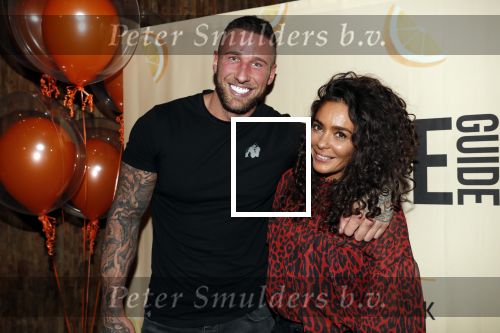 Amsterdam 3 januari 2019
Boekpresentatie Fajah Lourens Fajah kwam met een nieuwe Bentley. Ook haar dochter Irem en zoon Shai kwamen mee. Alex Maas