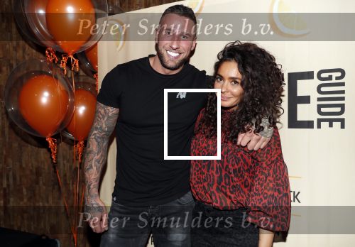 Amsterdam 3 januari 2019
Boekpresentatie Fajah Lourens Fajah kwam met een nieuwe Bentley. Ook haar dochter Irem en zoon Shai kwamen mee. Alex Maas
