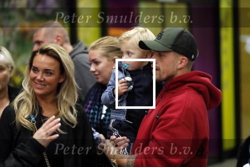 Schiphol 11 januari 2019
Andre Hazes jr en vriendin Monique Westenberg arriveren samen met familie en neef Djarno Hofland op schiphol na trip naar Ortlando.