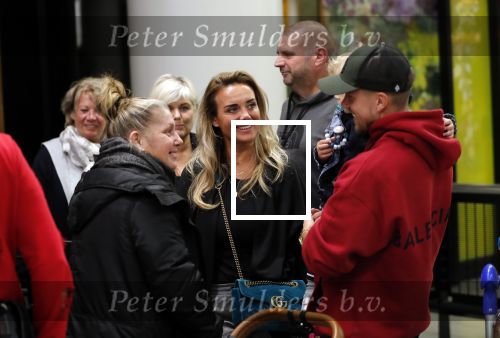 Schiphol 11 januari 2019
Andre Hazes jr en vriendin Monique Westenberg arriveren samen met familie en neef Djarno Hofland op schiphol na trip naar Ortlando. Moeder Djarno, zus Rachel.