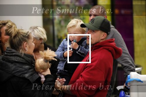 Schiphol 11 januari 2019
Andre Hazes jr en vriendin Monique Westenberg arriveren samen met familie en neef Djarno Hofland op schiphol na trip naar Ortlando. Moeder Djarno, zus Rachel.