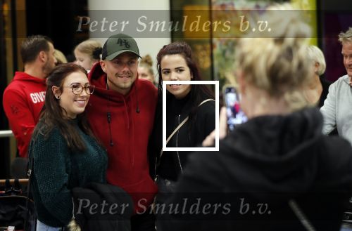 Schiphol 11 januari 2019
Andre Hazes jr en vriendin Monique Westenberg arriveren samen met familie en neef Djarno Hofland op schiphol na trip naar Ortlando.