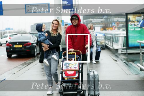 Schiphol 11 januari 2019
Andre Hazes jr en vriendin Monique Westenberg arriveren samen met familie en neef Djarno Hofland op schiphol na trip naar Ortlando.