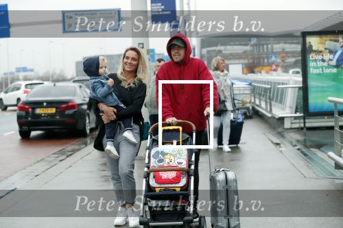 Schiphol 11 januari 2019
Andre Hazes jr en vriendin Monique Westenberg arriveren samen met familie en neef Djarno Hofland op schiphol na trip naar Ortlando.