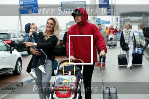 Schiphol 11 januari 2019
Andre Hazes jr en vriendin Monique Westenberg arriveren samen met familie en neef Djarno Hofland op schiphol na trip naar Ortlando.