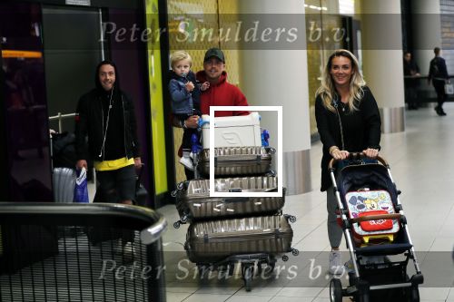 Schiphol 11 januari 2019
Andre Hazes jr en vriendin Monique Westenberg arriveren samen met familie en neef Djarno Hofland op schiphol na trip naar Ortlando.