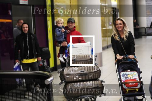 Schiphol 11 januari 2019
Andre Hazes jr en vriendin Monique Westenberg arriveren samen met familie en neef Djarno Hofland op schiphol na trip naar Ortlando.