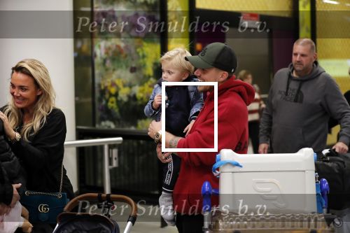 Schiphol 11 januari 2019
Andre Hazes jr en vriendin Monique Westenberg arriveren samen met familie en neef Djarno Hofland op schiphol na trip naar Ortlando.
