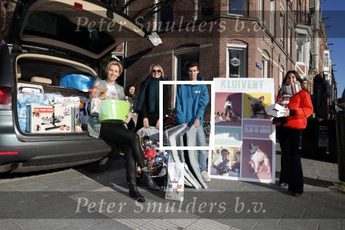 Amsterdam 20 januari 2019
Anouk Smulders Nino en Demi Wilkes en Erica na de aktie voor Kluivert Dog rescue center bij Blushing van Gordon
