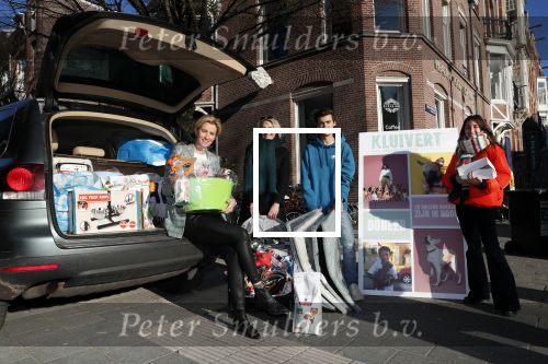 Amsterdam 20 januari 2019
Anouk Smulders Nino en Demi Wilkes en Erica na de aktie voor Kluivert Dog rescue center bij Blushing van Gordon