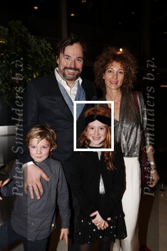 Amsterdam 20 december 2018
Premiere Cats in de RAI. Caspar Burgi met vrouw en kinderen