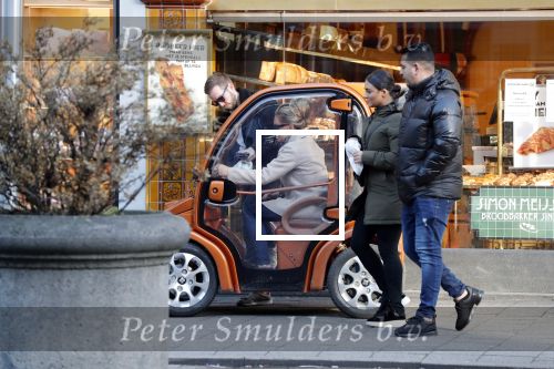 Amsterdam 14 januari 2019
Connie Witteman gaat met een vriend broodjes kopen in haar CCCC Biro karretje.