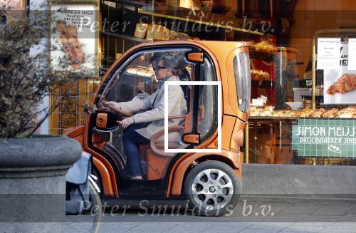 Amsterdam 14 januari 2019
Connie Witteman gaat met een vriend broodjes kopen in haar CCCC Biro karretje.