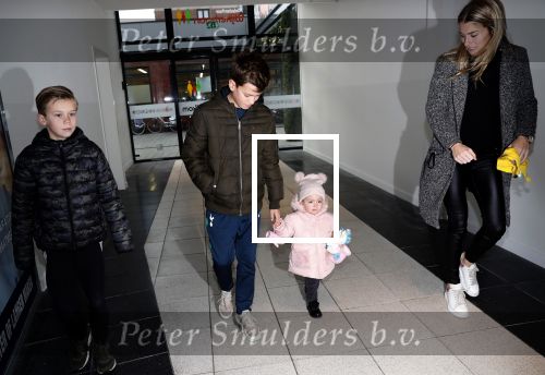 Beverwijk 22 december 2018
Rafael v d Vaart Damian Jesslynn en zijn vriendin Estavana Polman in het winkelcentrum waar Rafael zijn moeder Lolita een winkel heeft . Ze hebben geld opgehaald met veiling voor het ZZF.