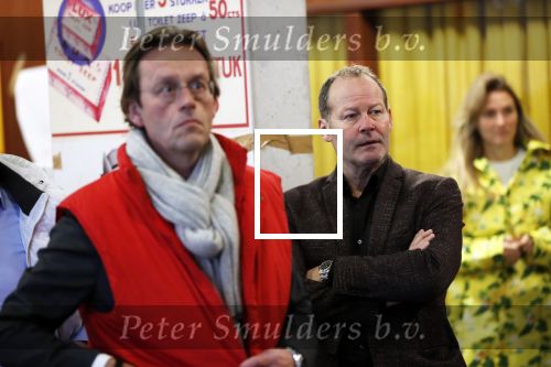 Rotterdam 18 december 2018
Danny Blind pakt voedselpakketten in voor de voedselbank op het hoofdkantoor bij Unilever.