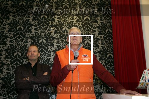 Rotterdam 18 december 2018
Danny Blind pakt voedselpakketten in voor de voedselbank op het hoofdkantoor bij Unilever.