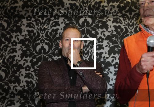 Rotterdam 18 december 2018
Danny Blind pakt voedselpakketten in voor de voedselbank op het hoofdkantoor bij Unilever.