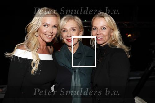 Heerhugowaard 14 januari 2019
Nieuwjaarsfeest Henk Geels. Denise Boekhoff met moeder Carla Geels en zus.