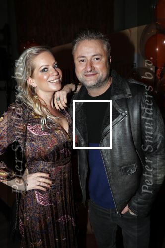 Amsterdam 3 januari 2019
Boekpresentatie Fajah Lourens Fajah kwam met een nieuwe Bentley. Ook haar dochter Irem en zoon Shai kwamen mee.
Dennis Weening met zijn vrouw