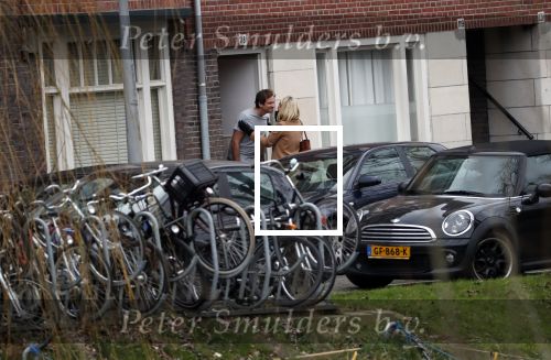 Amsterdam 5 januari 2019
Dionne Stax rijdt op de apollolaan 2x door rood op de fiets en ze heeft haar mobiel in haar handen. Dionne gaat langs bij haar vriend  Sytse Oudkerk