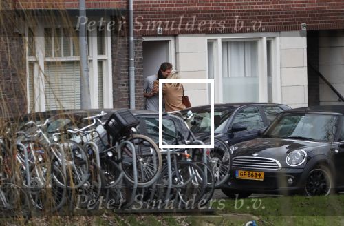 Amsterdam 5 januari 2019
Dionne Stax rijdt op de apollolaan 2x door rood op de fiets en ze heeft haar mobiel in haar handen. Dionne gaat langs bij haar vriend  Sytse Oudkerk