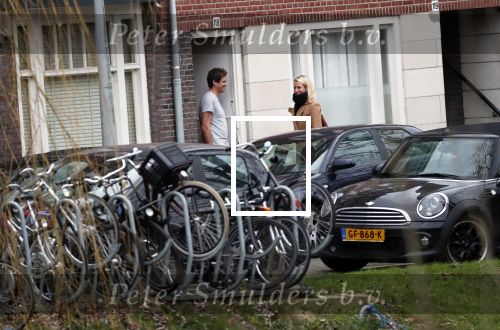 Amsterdam 5 januari 2019
Dionne Stax rijdt op de apollolaan 2x door rood op de fiets en ze heeft haar mobiel in haar handen. Dionne gaat langs bij haar vriend  Sytse Oudkerk