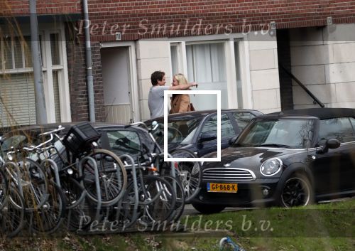 Amsterdam 5 januari 2019
Dionne Stax rijdt op de apollolaan 2x door rood op de fiets en ze heeft haar mobiel in haar handen. Dionne gaat langs bij haar vriend  Sytse Oudkerk